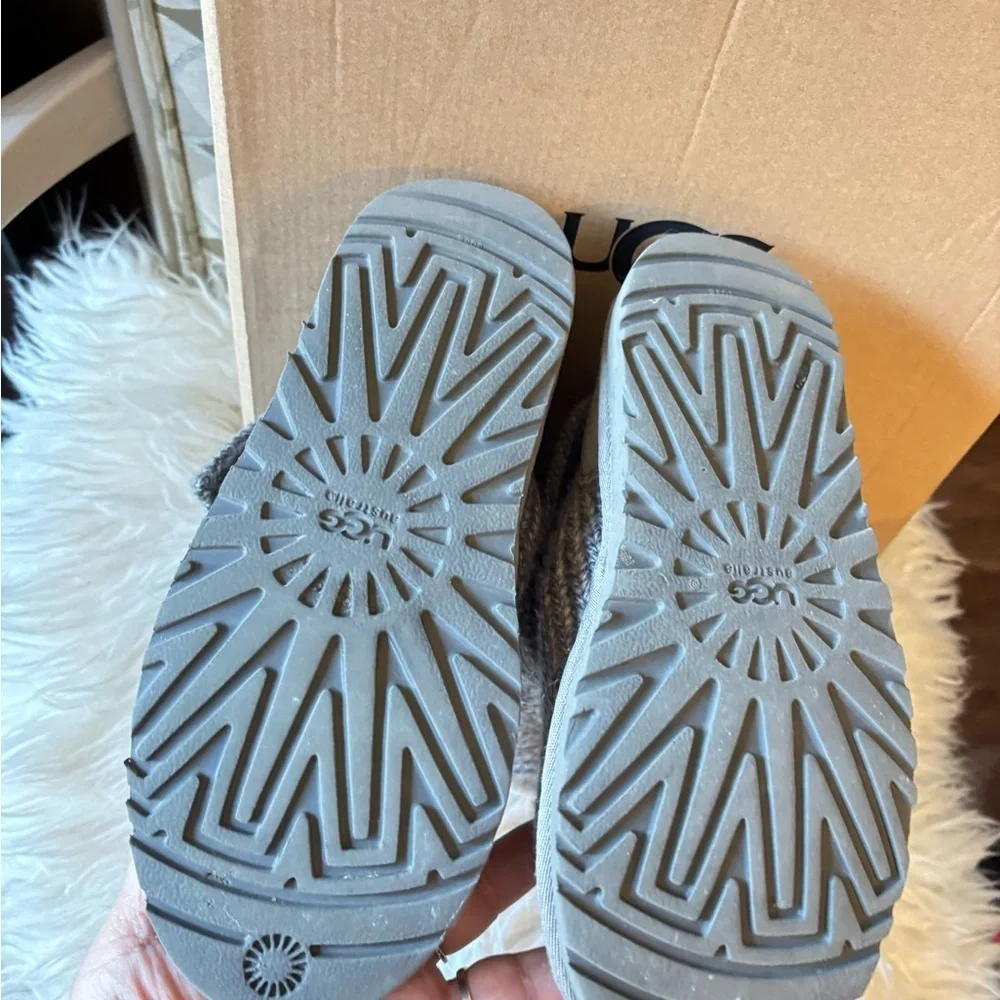 Ugg women gray classic cardy cabled knit boots